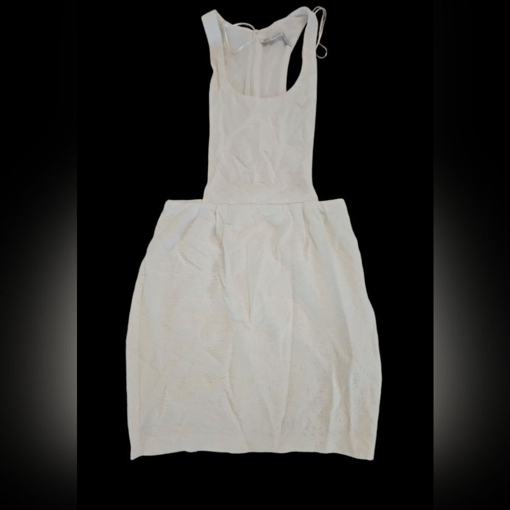 Elegant Cream Sleeveless Dress